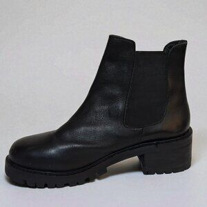 🖤 Urban Outfitters Black Leather Chelsea Boots 🖤